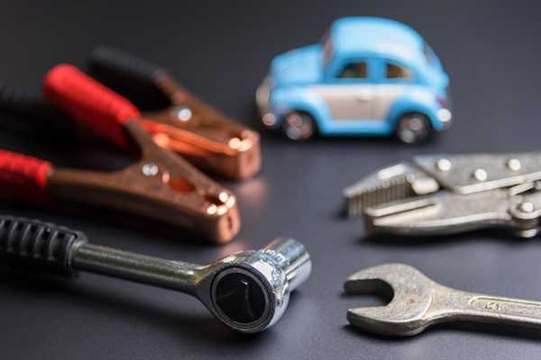 Top 5 Essential Hand Tools for Routine Maintenance